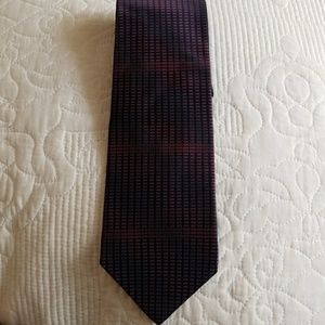 DKNY 100% Silk Mens Neck tie